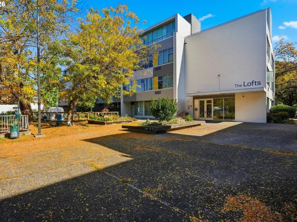 900 NE 81st Ave Unit 402, Portland, OR 97213