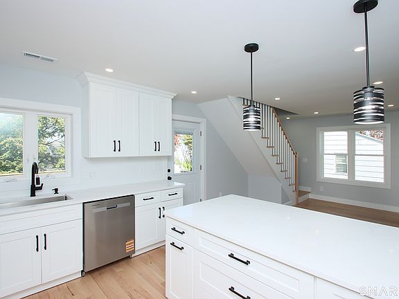 5th image of 13 Francis Road