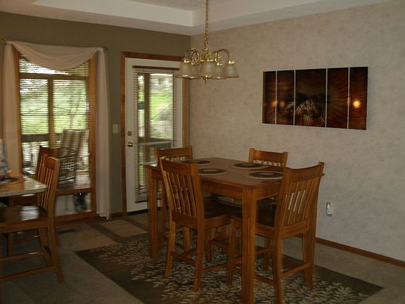 5th image of 6717 N Montrose Ave