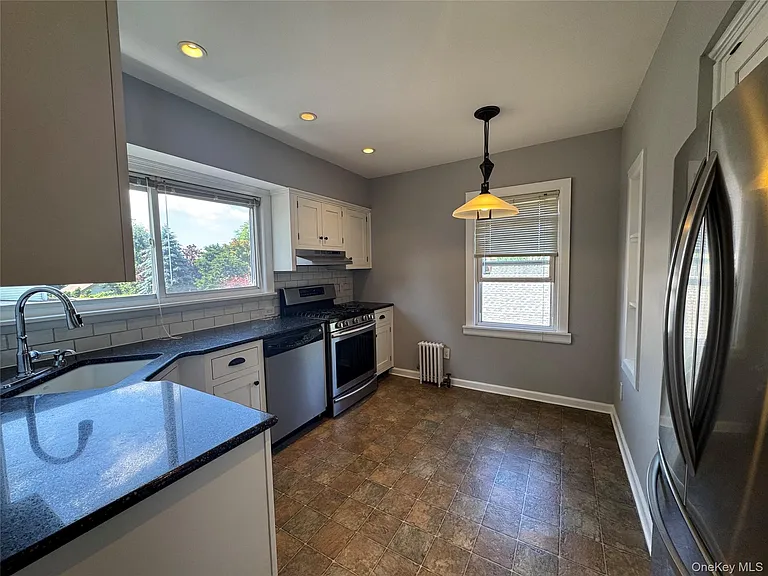 37 Ingraham Ln — Photo 7
