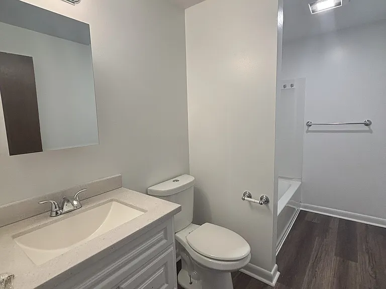 Governor Weare Apartments — Photo 6