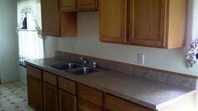 2nd image of 607 W 6th St