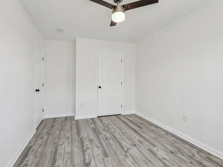 938 Brown Ave #103 — Photo 11