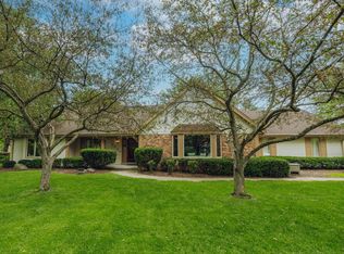2090 Carrington Dr, Brookfield, WI 53045