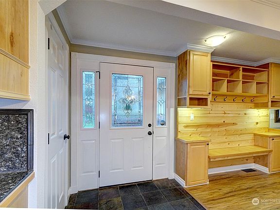 4th image of 3220 148th Street E