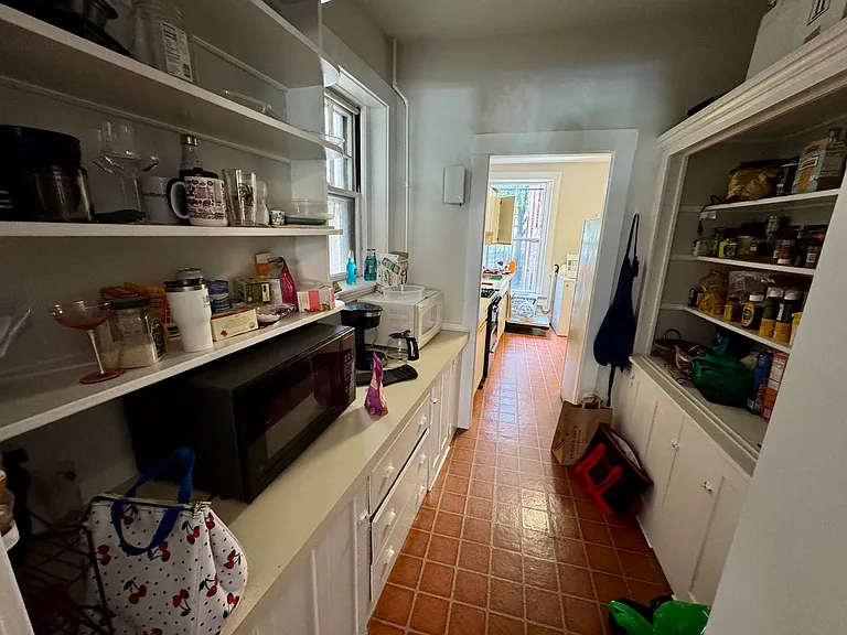 104 Strathmore Rd #1 — Photo 7