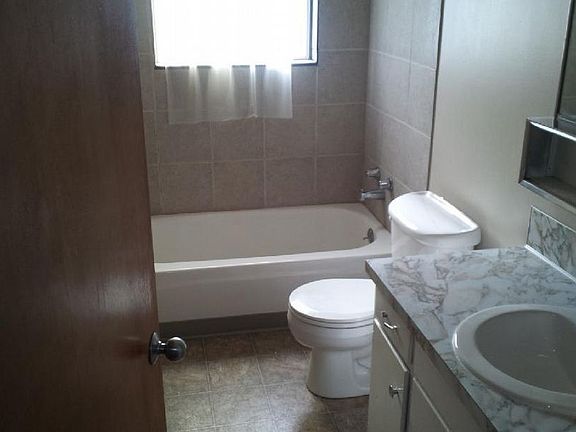5th image of 1110 Garfield St APT 2