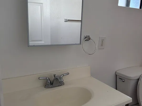 11771 Compton Ave, Los Angeles, CA 90059