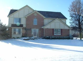 3882 Kossuth Rd, Lake Orion, MI 48360