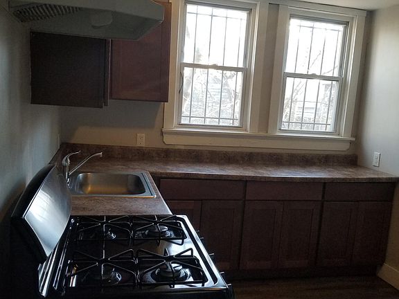 2nd image of 1 Underwood St #1R