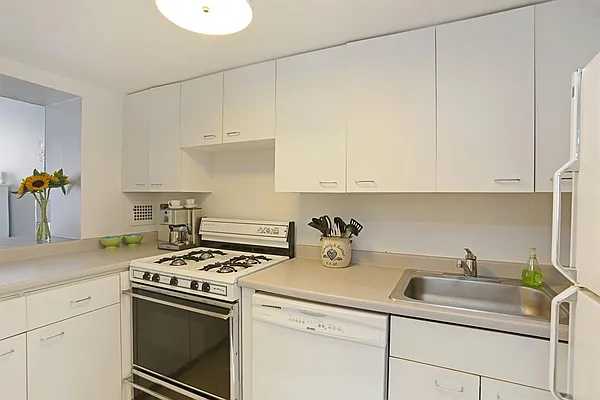 Sold by Corcoran | media 3