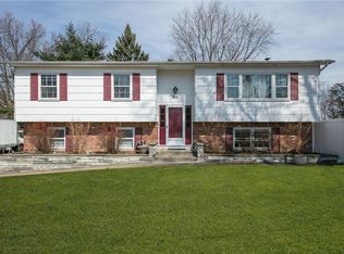 1 Rosewood Dr, Stony Pt, NY 10980