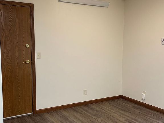 4th image of 4910 Coventry Ct #1