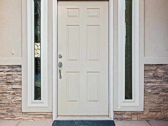 3rd image of 2061 S Knolls Dr