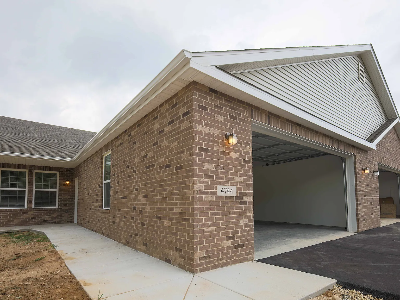 3 bed, 1500 sqft, $2,300 — Photo 1
