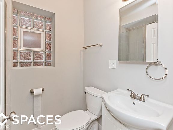 5th image of 820 W Cuyler Ave #824-314