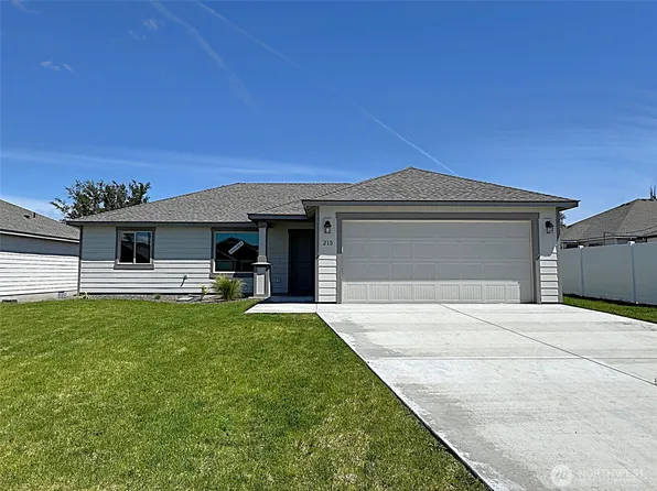 215 Lessor Loop, Moses Lake, WA 98837