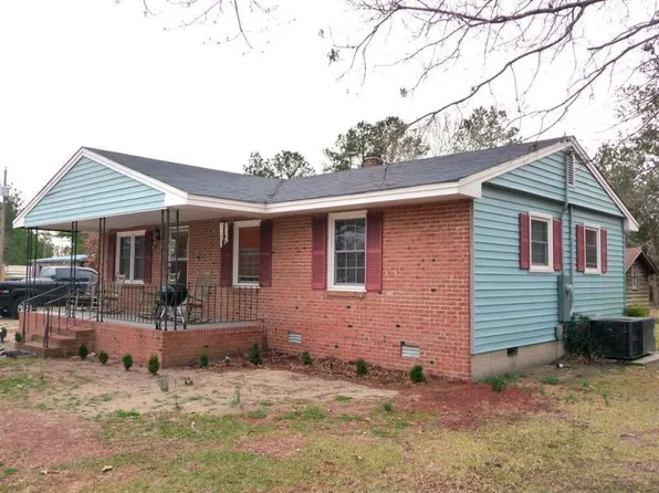 2040 Berry Lewis Rd, Bladenboro, NC 28320
