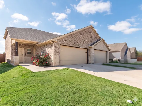 777 Rolling Terrace Cir, Granbury, TX 76049