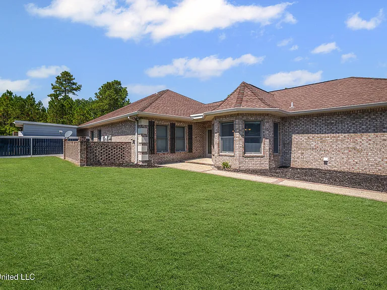 15301 Parker Rd — Photo 6