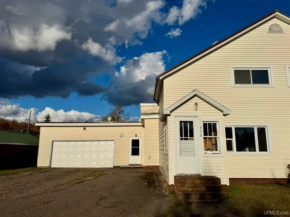 930 N Westwood Dr, Ishpeming, MI 49849