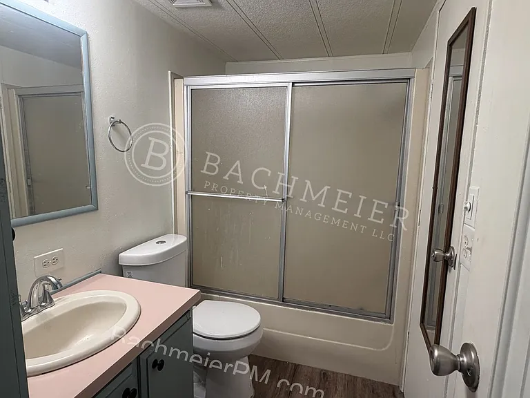 515 SW 14th St — Photo 8