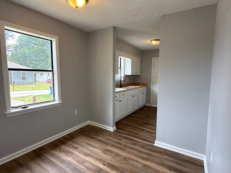 418 Hall Aly — Photo 11