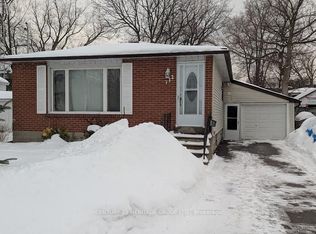 712 Victory Dr, Pickering, ON L1W2S2