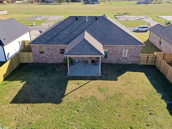 2nd image of 17 Aspen Creek Dr
