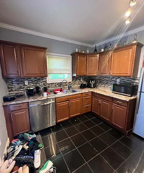 203 Maple St #ST1 — Photo 5