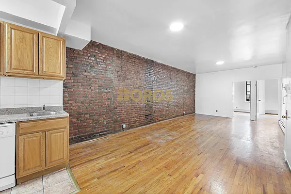 Rented by City Connections Realty | media 16