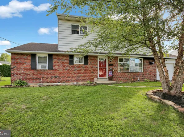 340 Harry Ave, Robesonia, PA 19551