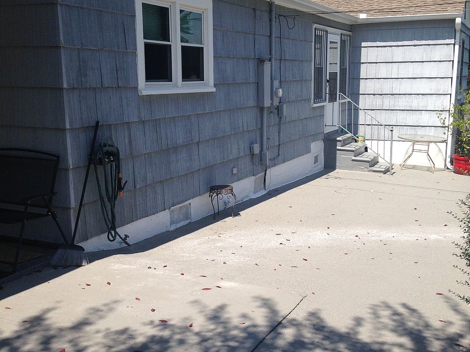 2nd image of 806 Broadway St.
