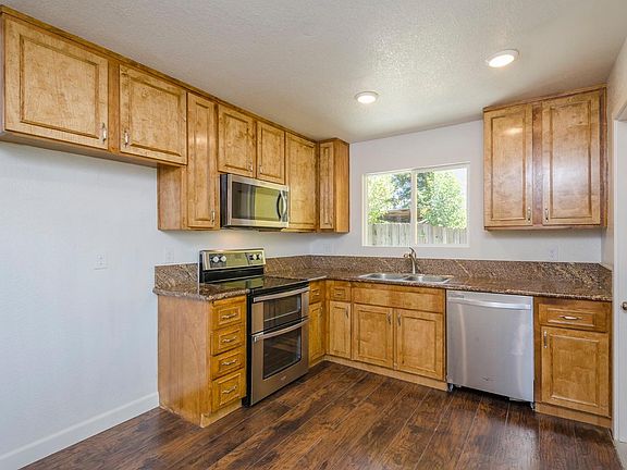 3rd image of 705 Turnstone Dr