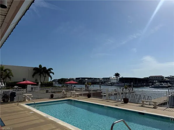 750 RIVER POINT A1-17 DR, NAPLES, FL 34102