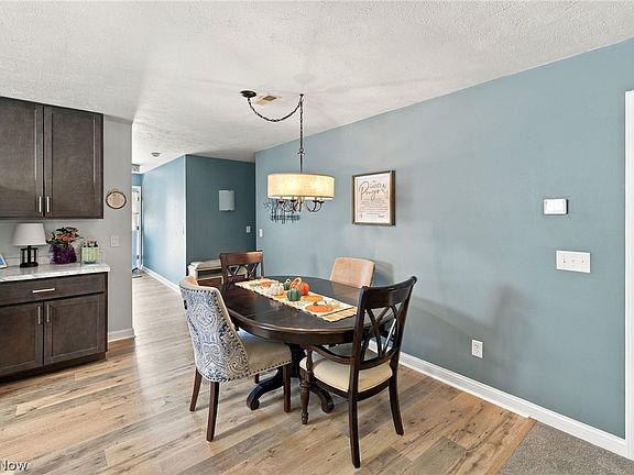 3rd image of 208 Lavender Ln