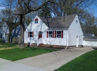 215 Brookfield Rd, Avon Lake, OH 44012