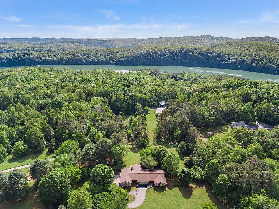 1st image of 2709 Pine Hill Dr