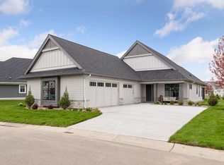 126 Spring Farm Rd, North Oaks, MN 55127