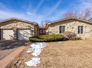 1818 Westminster Cir, Davenport, IA 52807