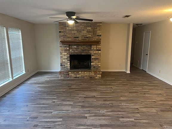 4th image of 4050 Claiborne Cir