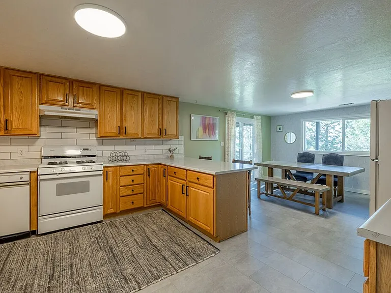 8784 S Russell Park Rd — Photo 21
