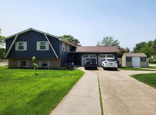 2128 Saltsman Rd, Erie, PA 16510