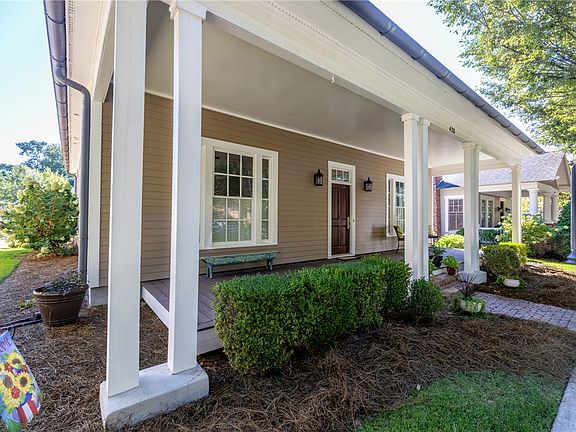 3rd image of 420 Thurmond Ln