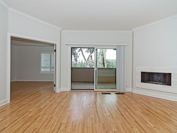 5th image of 8870 Villa La Jolla Dr Unit 304