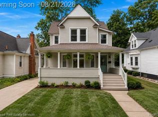 475 Saint Clair Ave, Grosse Pointe, MI 48230