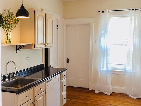 4th image of 4122 Eileen Dr #2