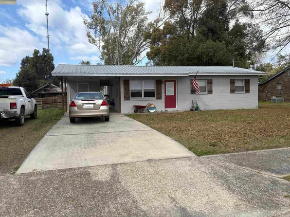 571 S 2nd St, Wewahitchka, FL 32465