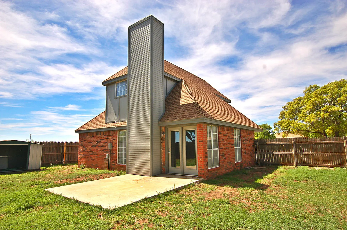 Building Photo - 302 N Englewood Ave