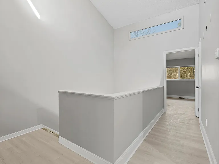 Colonial Pointe Apartments — Photo 7